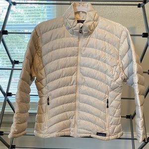 Vintage Patagonia cream puffer